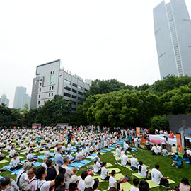 会德丰助力第二届国际瑜伽日 倡导夏日正能量
